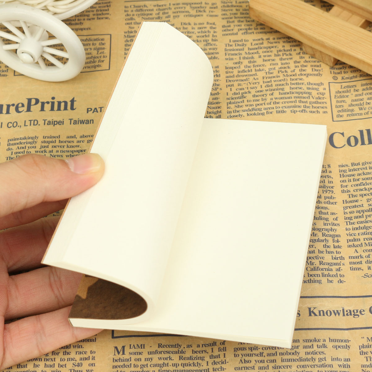 Paper Notepad Memo Diary Portable Cartoon Cute 1Pc Kraft Notebook Exercise Book Paper Notepad Memo Diary Portable Cartoon Cute 1Pc Kraft Notebook Exercise Book