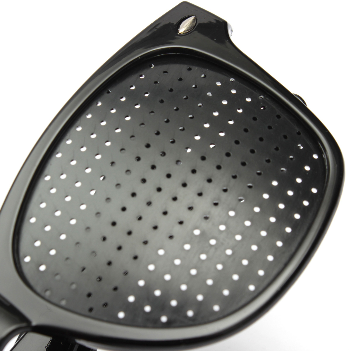 Lunettes de Vision à Trous - En Situation