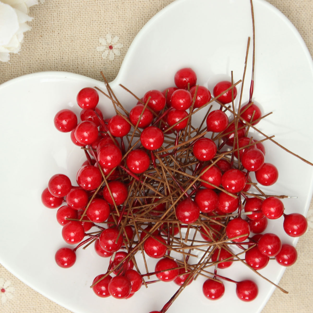 100x Artificial 8mm Christmas  Red Holly Berry Tree Display 