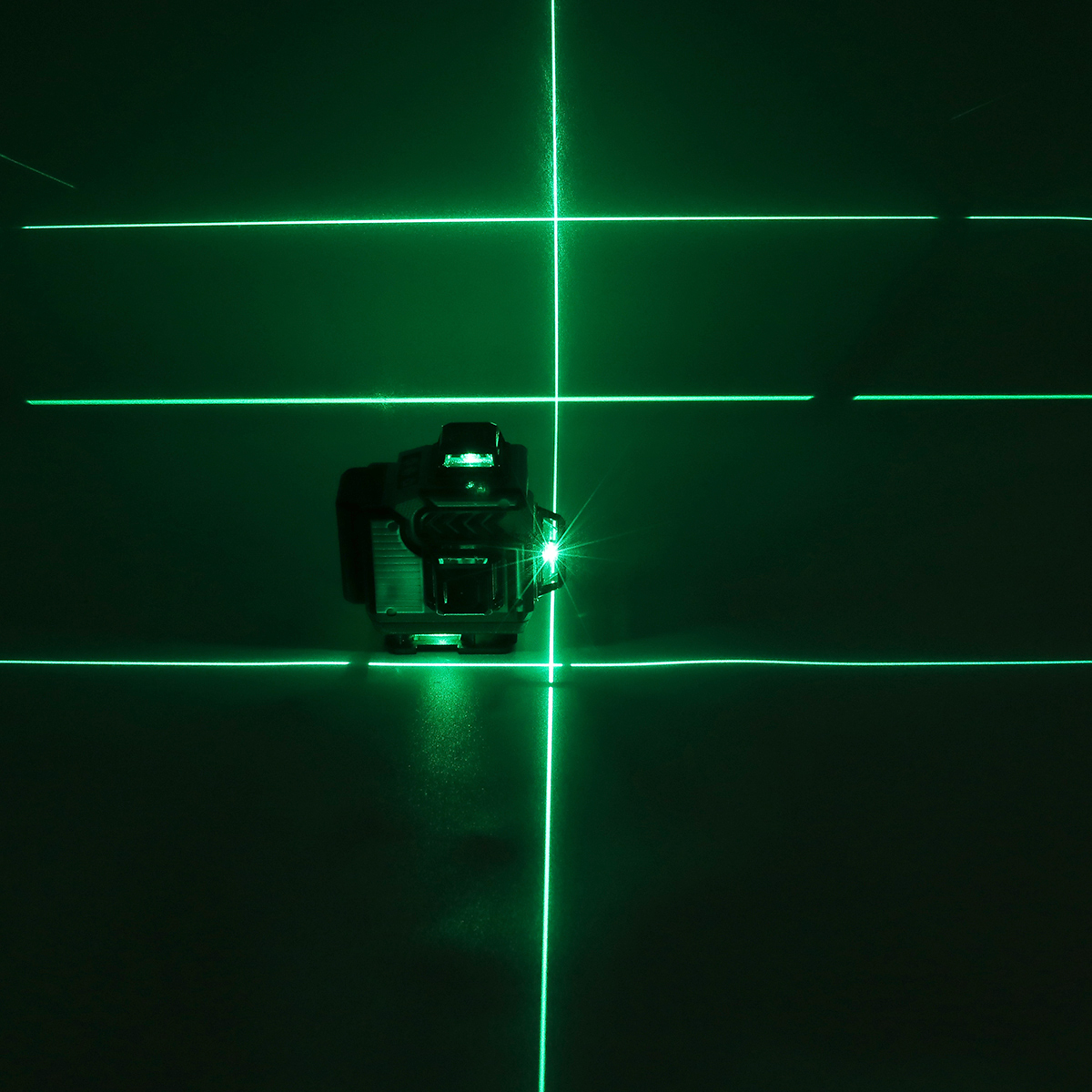 MUSTOOL 16 Lines 4D Laser Level Dual Batteries 360°Horizontal Vertical Cross Green Light Self-Leveling Measure