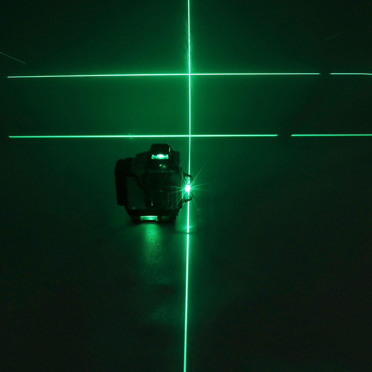 MUSTOOL 16 Lines 4D Laser Level Dual Batteries 360°Horizontal Vertical Cross Green Light Self-Leveling Measure