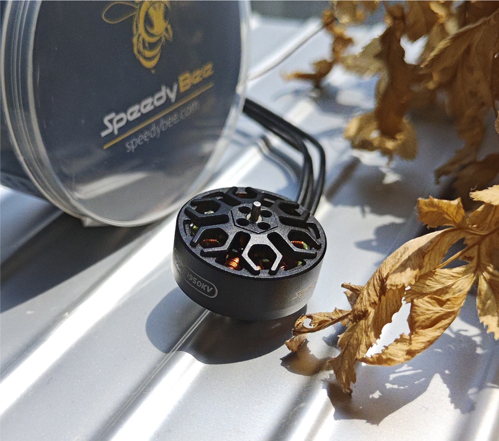 SpeedyBee 2006 1950KV 6S Brushless Motor 1.5mm Shaft for Bee35 3.5 Inch RC FPV Racing Drone